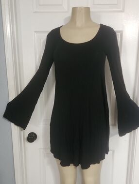 Wet Seal Black Long-Sleeve Bell Sleeve Swing Dress Stretch